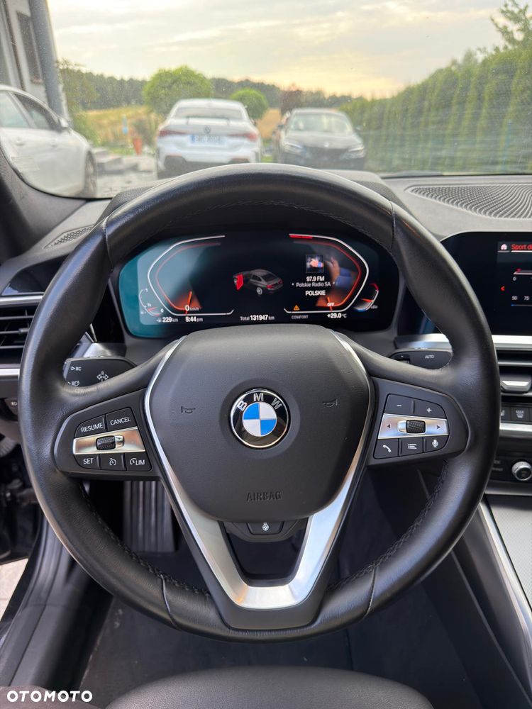 BMW Seria 3 330i xDrive Sport Line - 27