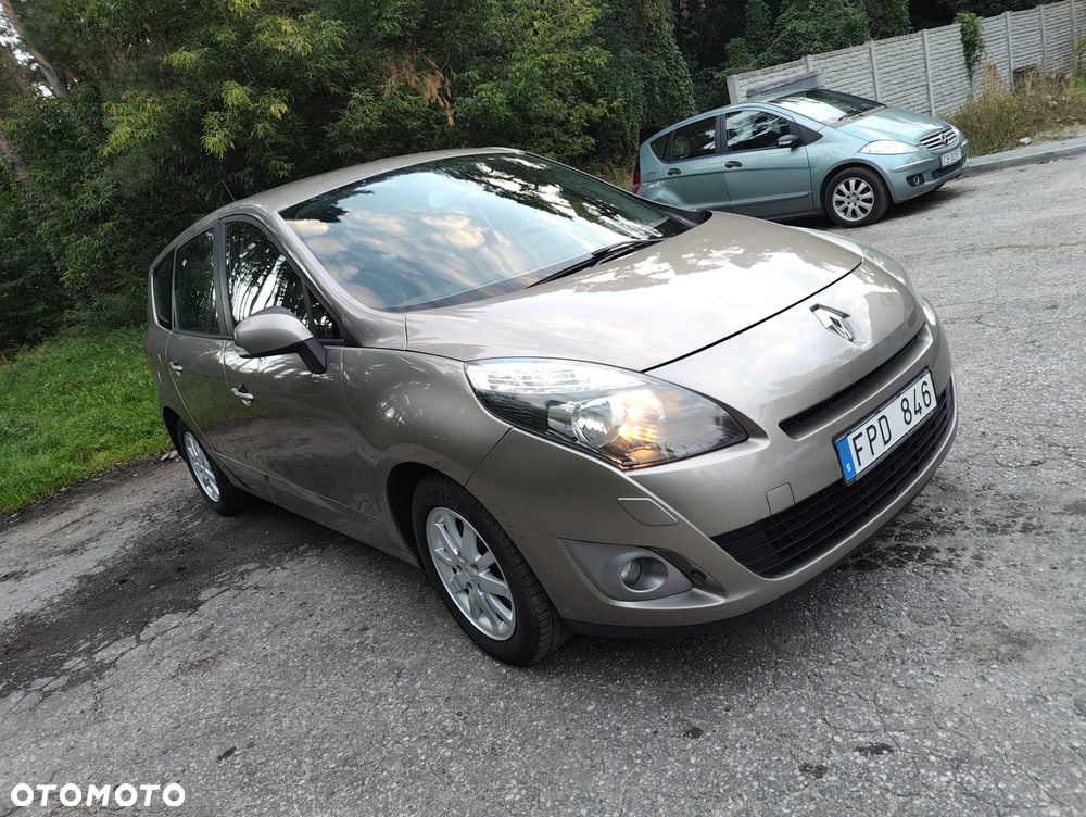 Renault Grand Scenic - 1