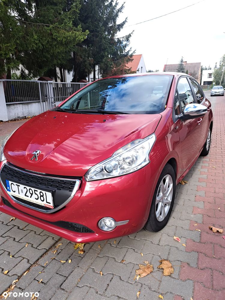 Peugeot 208 2014 photo 2