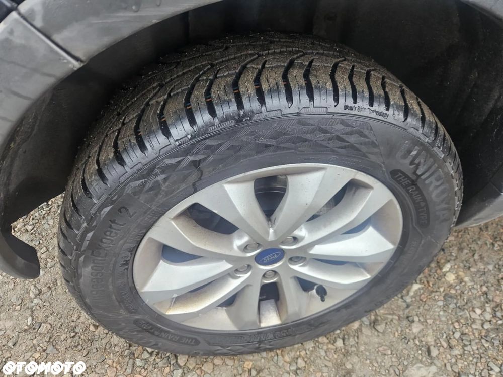 Ford Kuga 2.0 TDCi 4x4 Titanium - 12