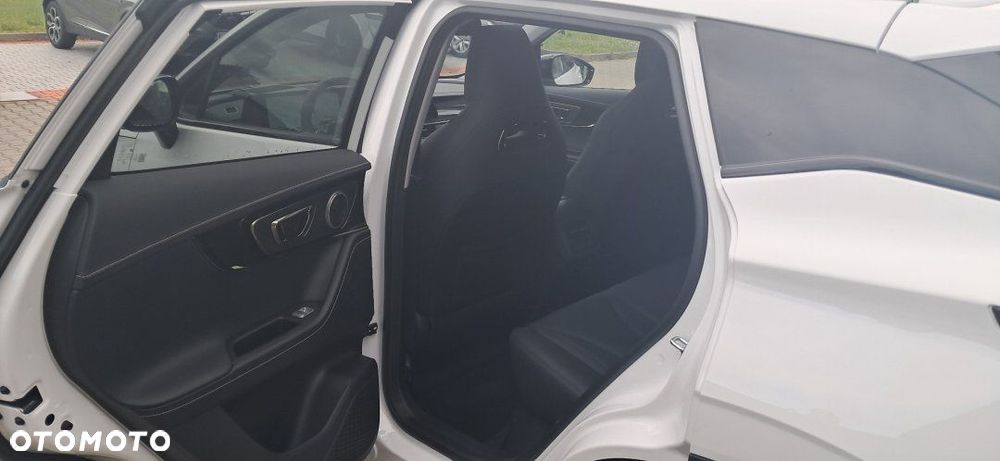 Omoda E5 - 11