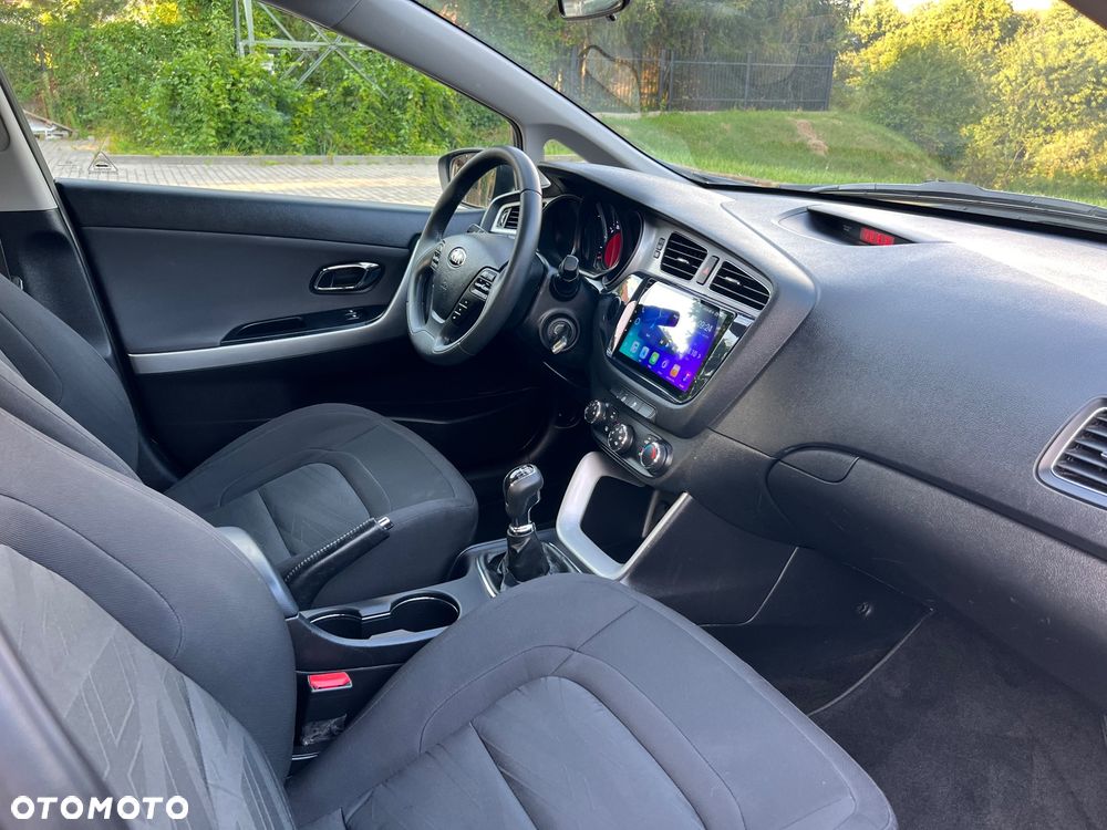 Kia Ceed 1.4 CVVT Dream Team Edition - 23