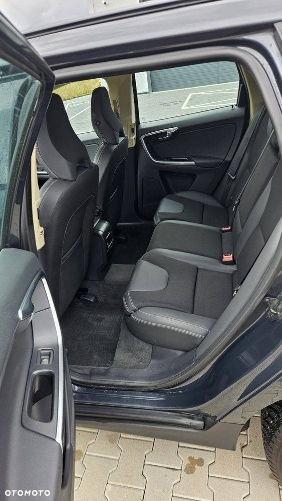 Volvo XC 60 DRIVe Momentum - 7