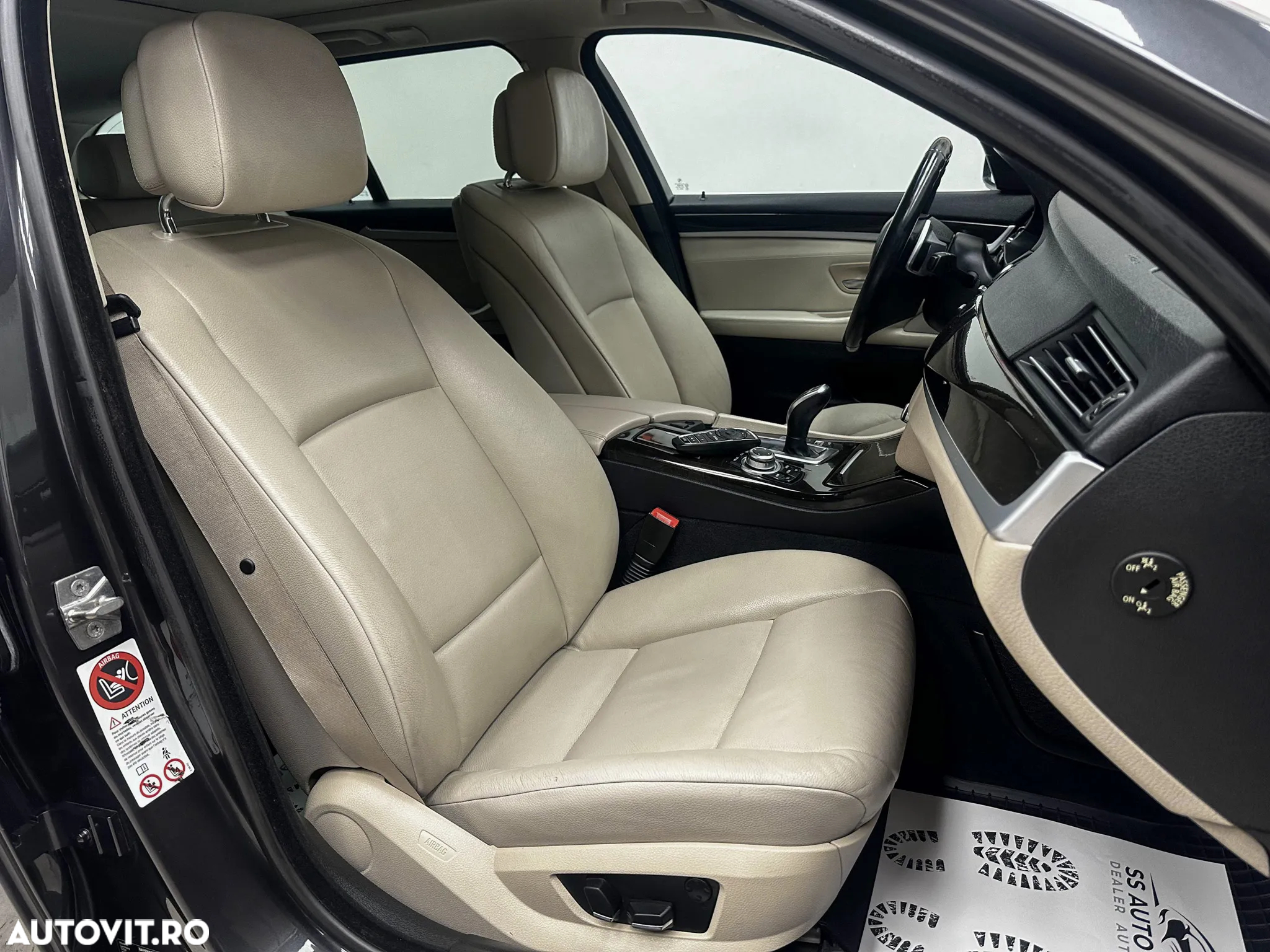 BMW Seria 5 520d Touring Aut. Luxury Line - 11