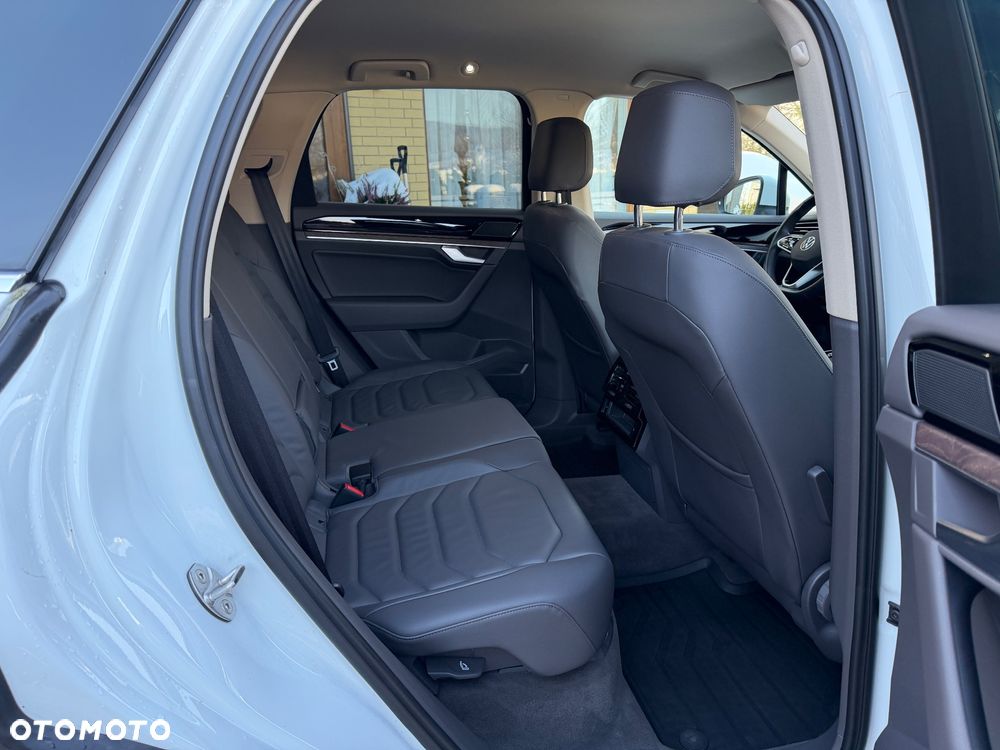 Volkswagen Touareg 3.0 V6 TDI SCR 4Mot Elegance - 17