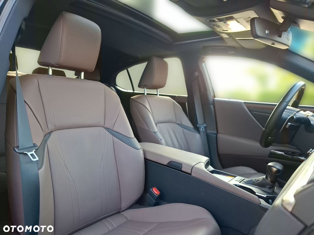 Lexus ES 300h Prestige - 16