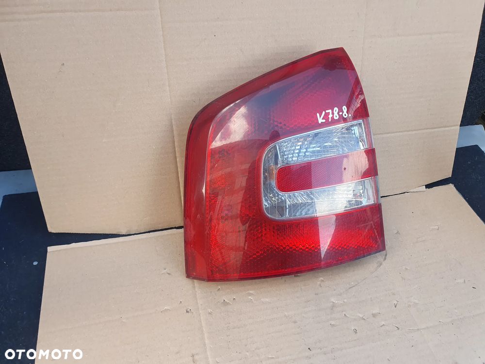 * LAMPA TYLNA LEWA TYŁ LEWO SKODA OCTAVIA 2 - 3