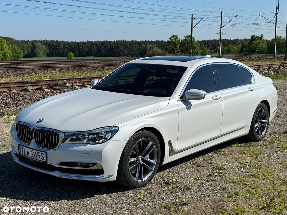 BMW Seria 7 750i xDrive - 1