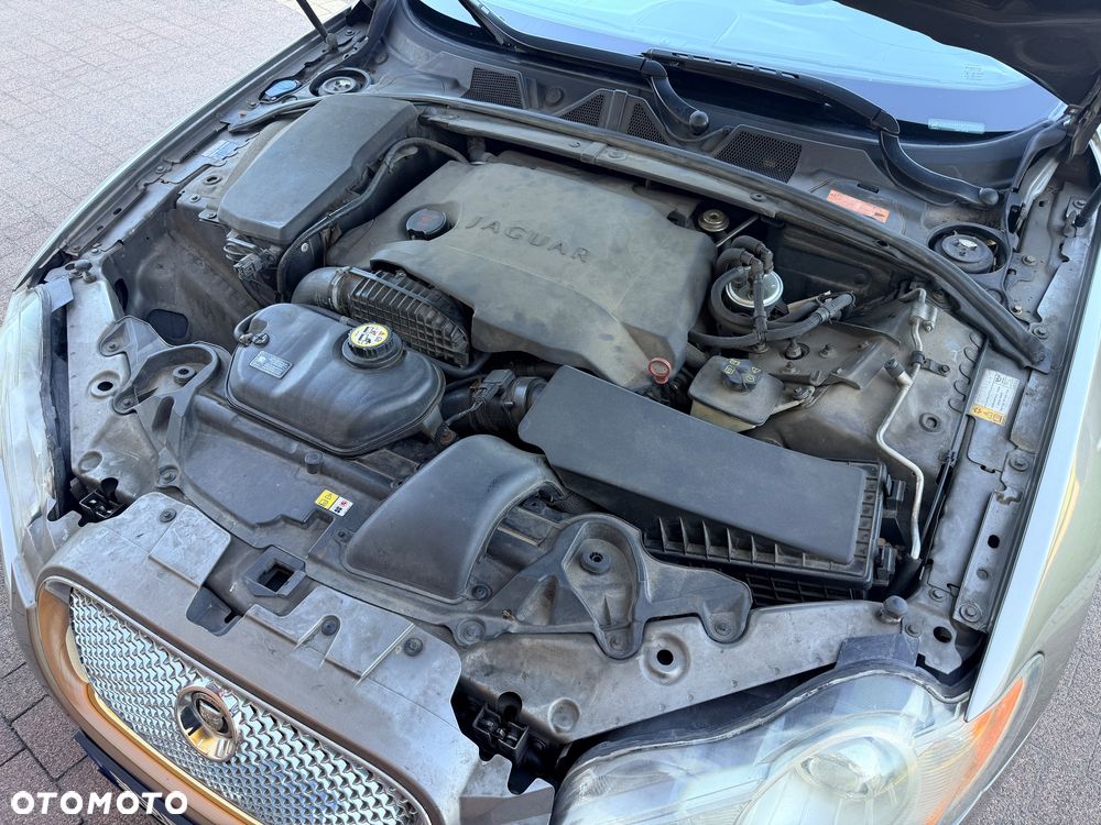 Jaguar XF 2.7 V6 Premium Luxury - 38