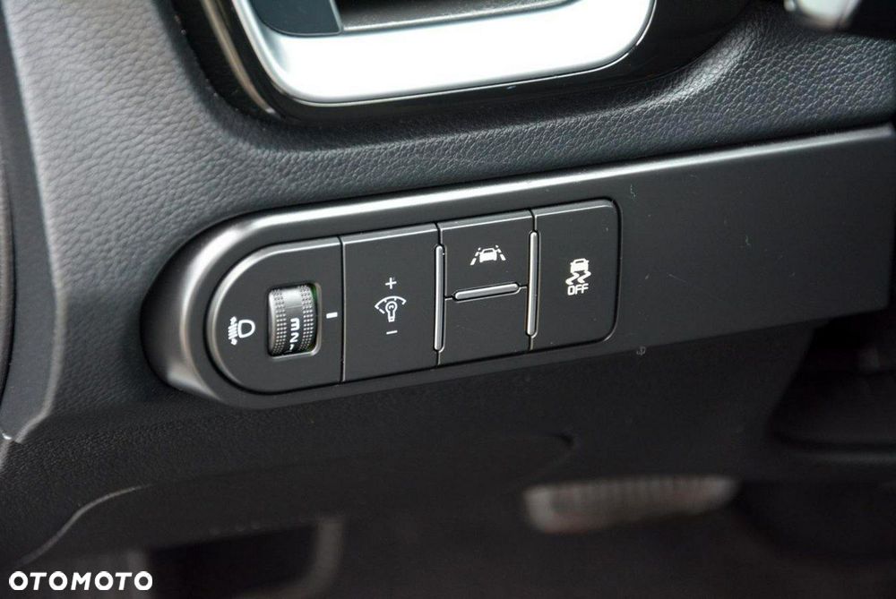 Kia Ceed SW 1.6 CRDi DCT Spirit - 28