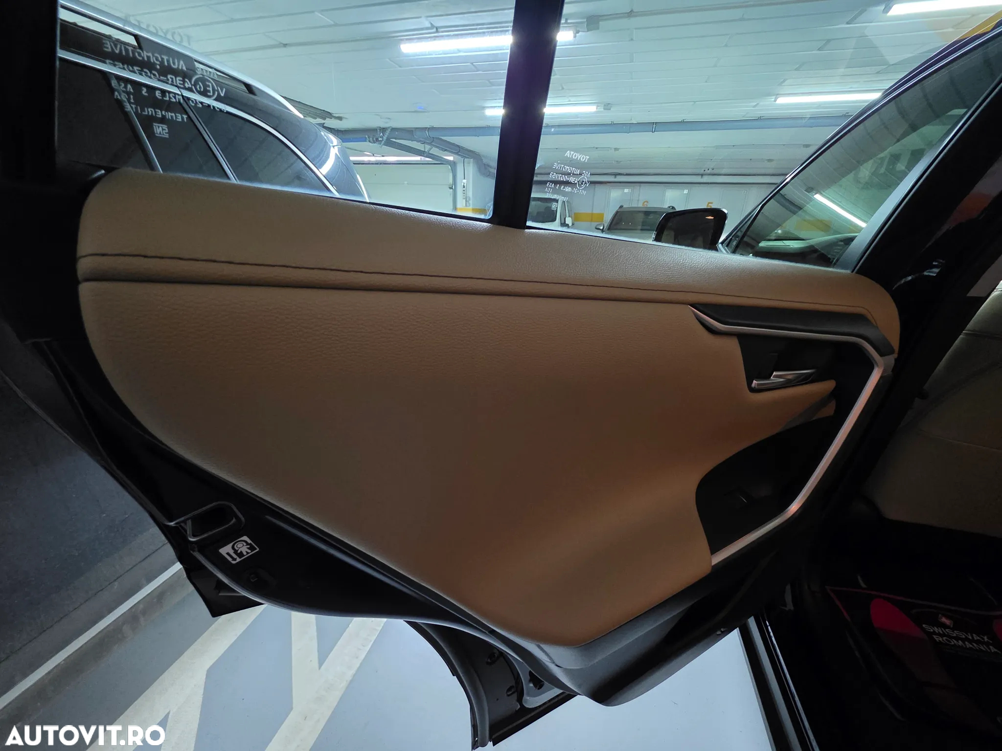 Toyota RAV4 2.5 Hybrid VVT-iE 4x4 Luxury Plus - 27