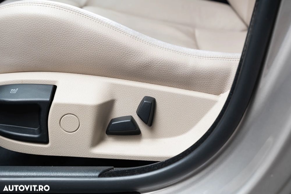 BMW Seria 5 525d Aut. - 25