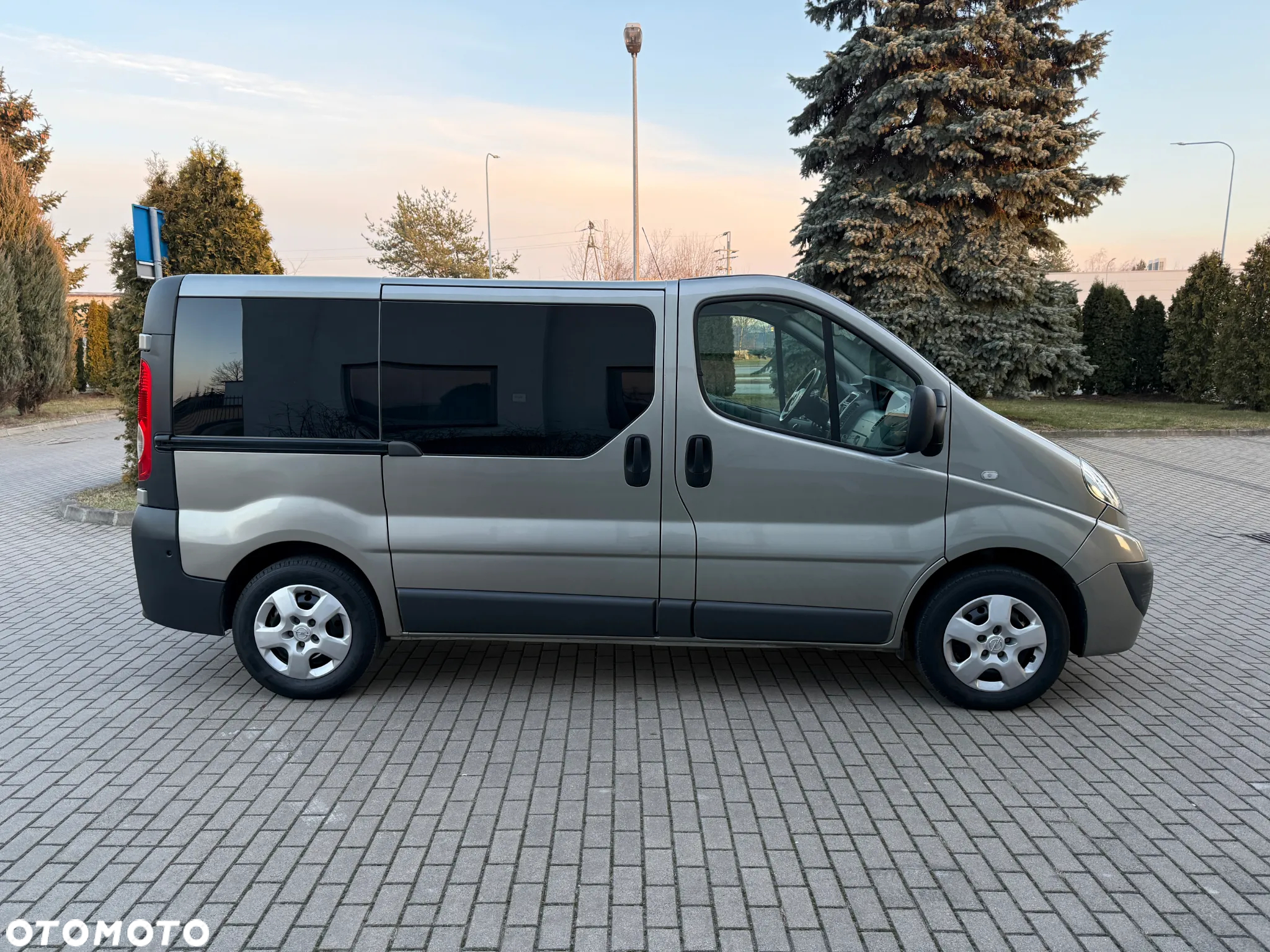 Opel Vivaro - 5