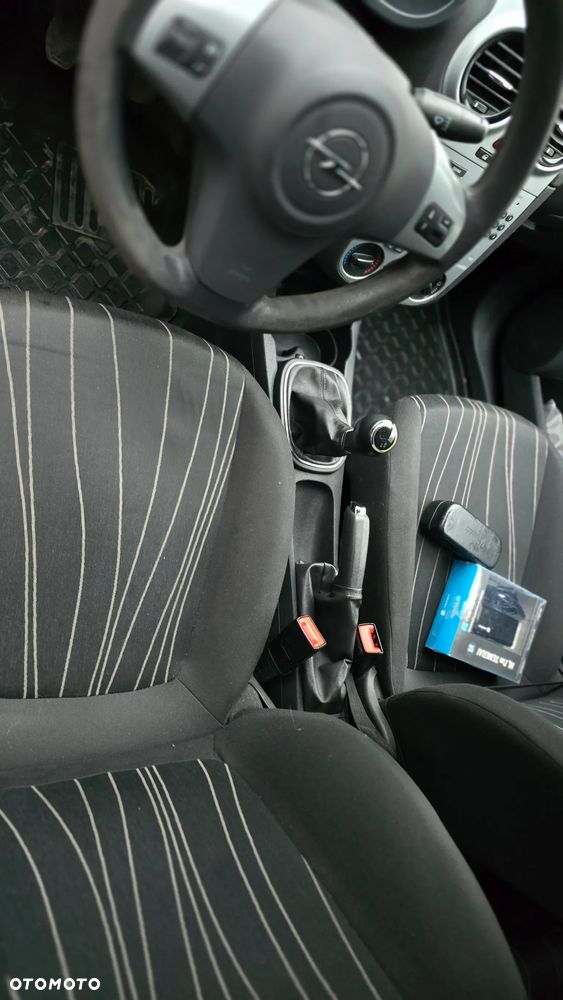 Opel Corsa 1.2 16V - 8