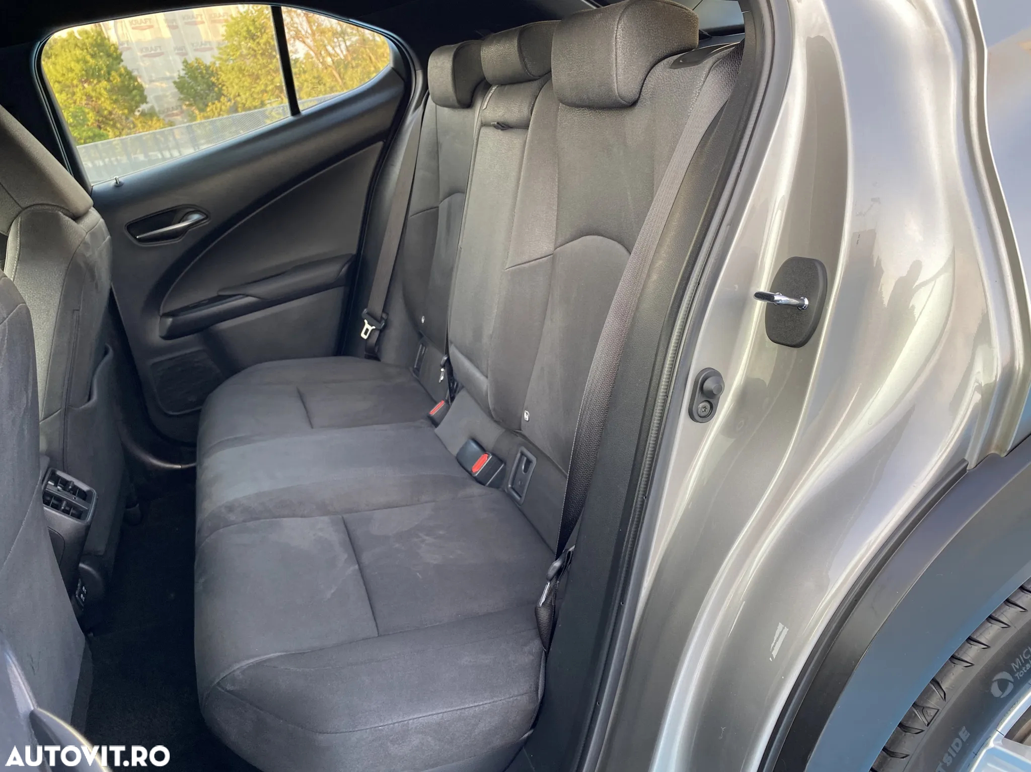 Lexus UX 250h Executive Line - 25