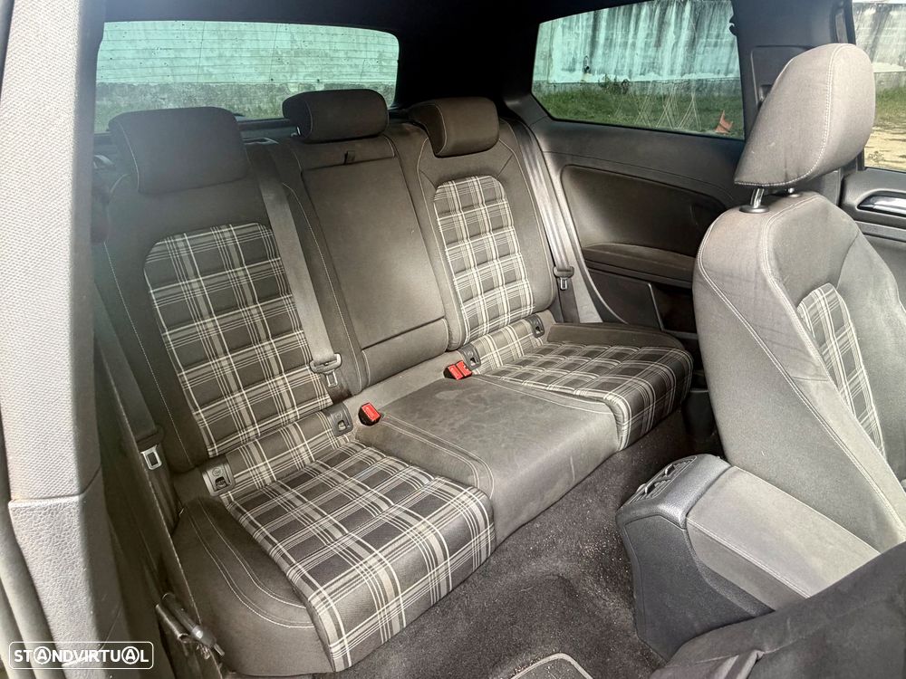 VW Golf 2.0 TDI GTD DSG - 31