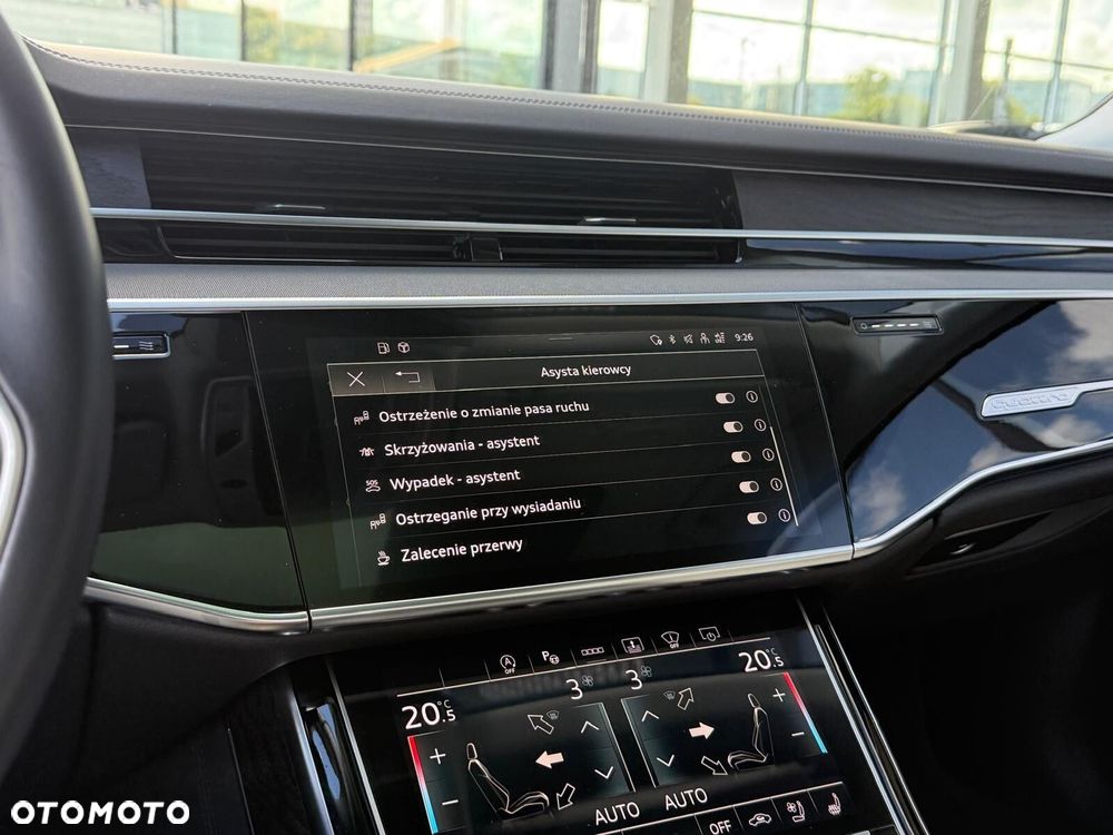 Audi A8 - 40