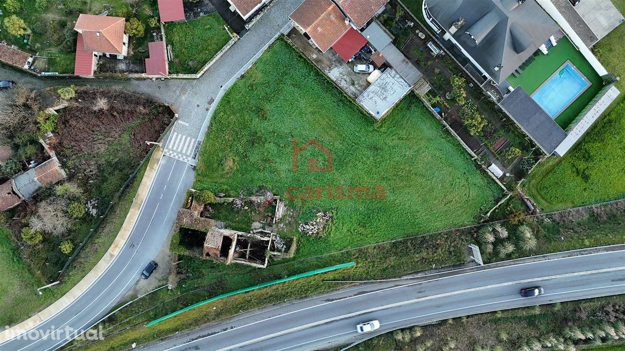 Ruína para Restauro Total e Terreno para Construção em Castelo da Maia - Grande imagem: 2/8