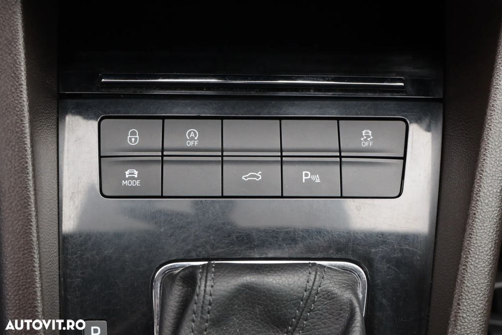 Skoda Octavia 2.0 TDI 4x4 DSG Scout - 25