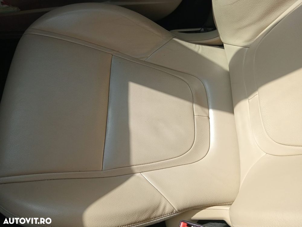 Jaguar XF 20d RWD E-Performance Pure - 12