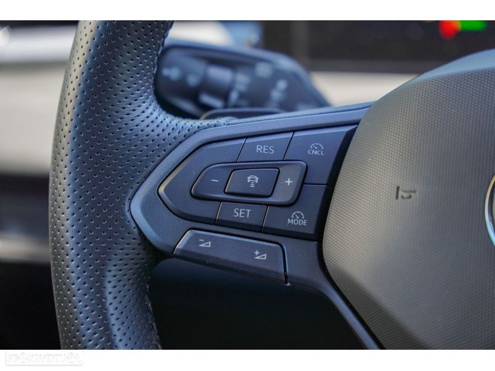 VW T-Roc 1.5 TSI R-Line DSG - 27