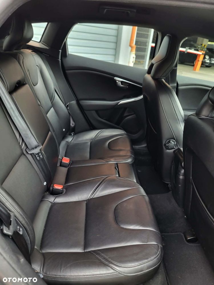 Volvo V40 T2 Momentum - 10