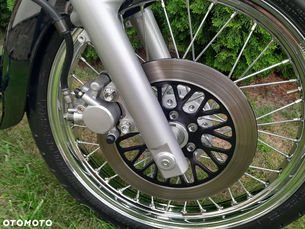 Suzuki Intruder - 11