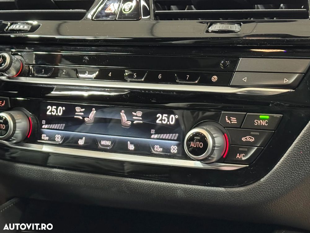 BMW M5 M550i xDrive AT - 26