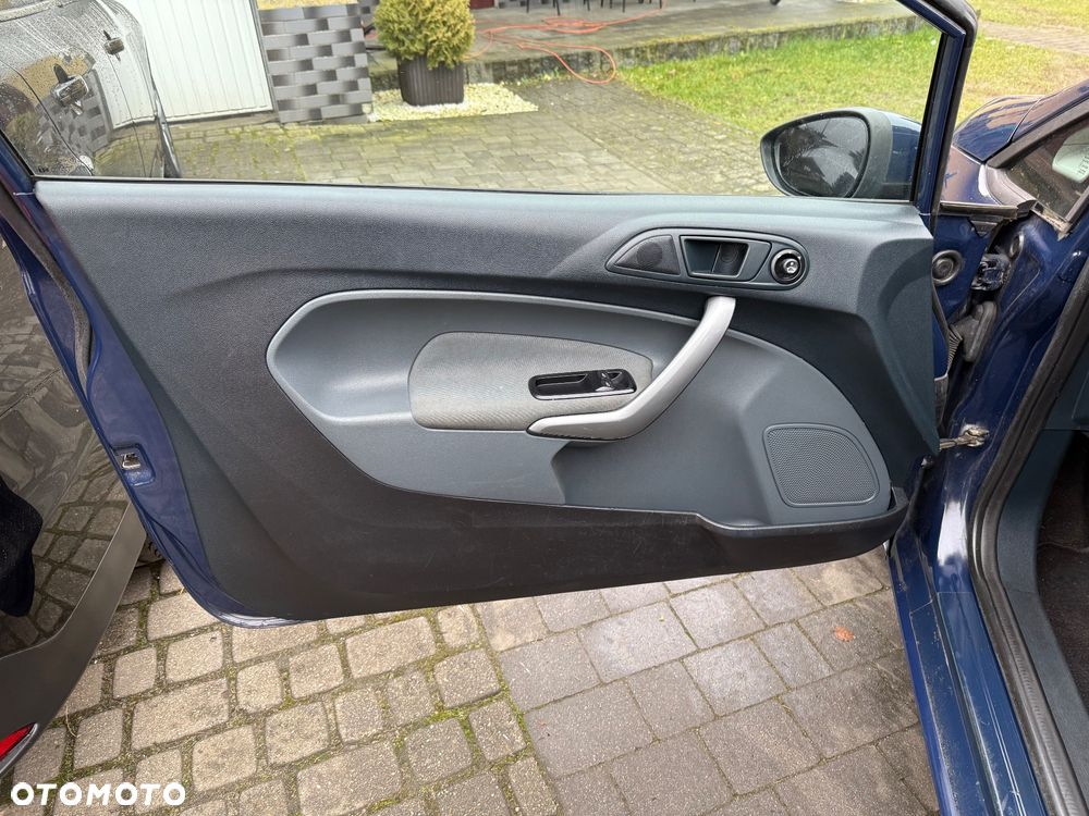 Ford Fiesta 1.4 Autom Champions Edition - 18
