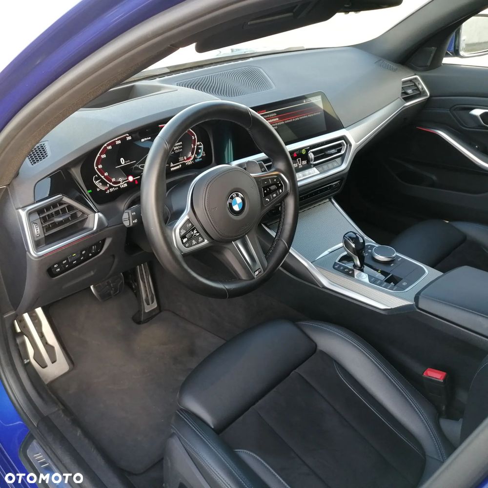 BMW Seria 3 330e M Sport - 13