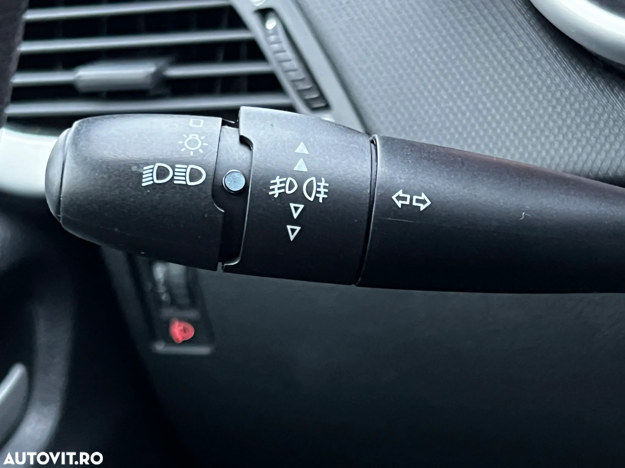 Peugeot 207 1.4 E Premium - 20
