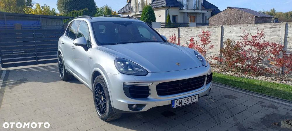 Porsche Cayenne - 1