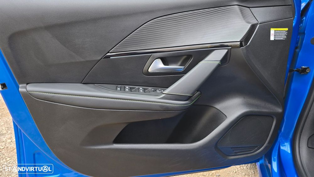 Peugeot e-208 GT - 8