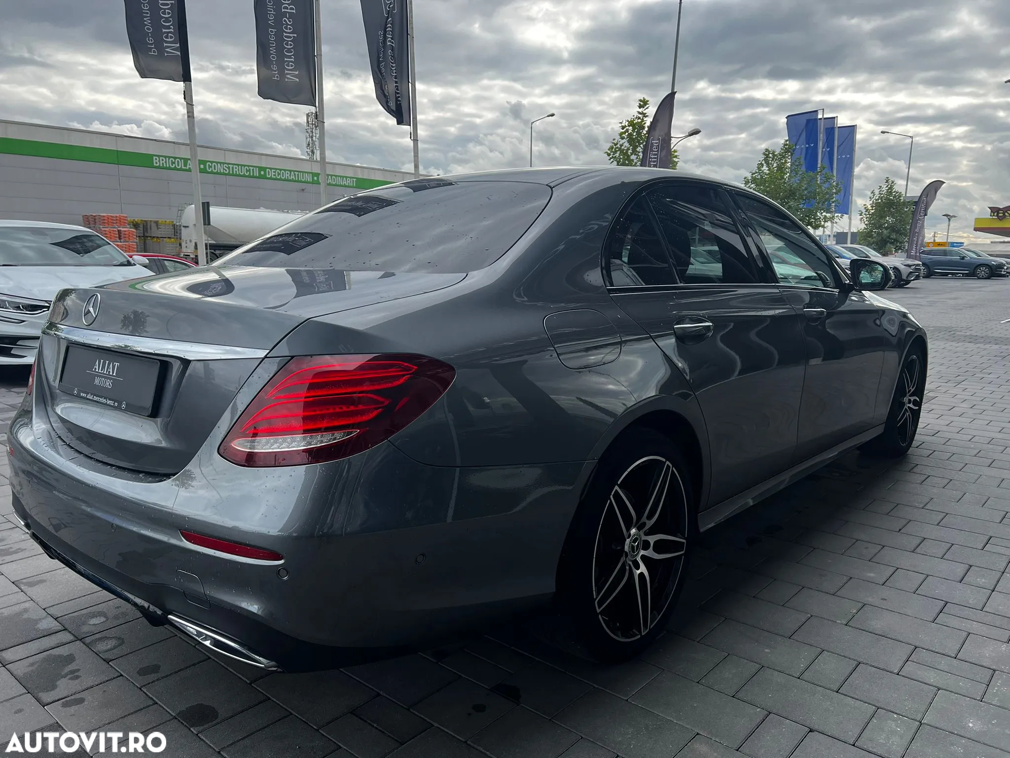 Mercedes-Benz E 220 d 4MATIC Aut. - 4