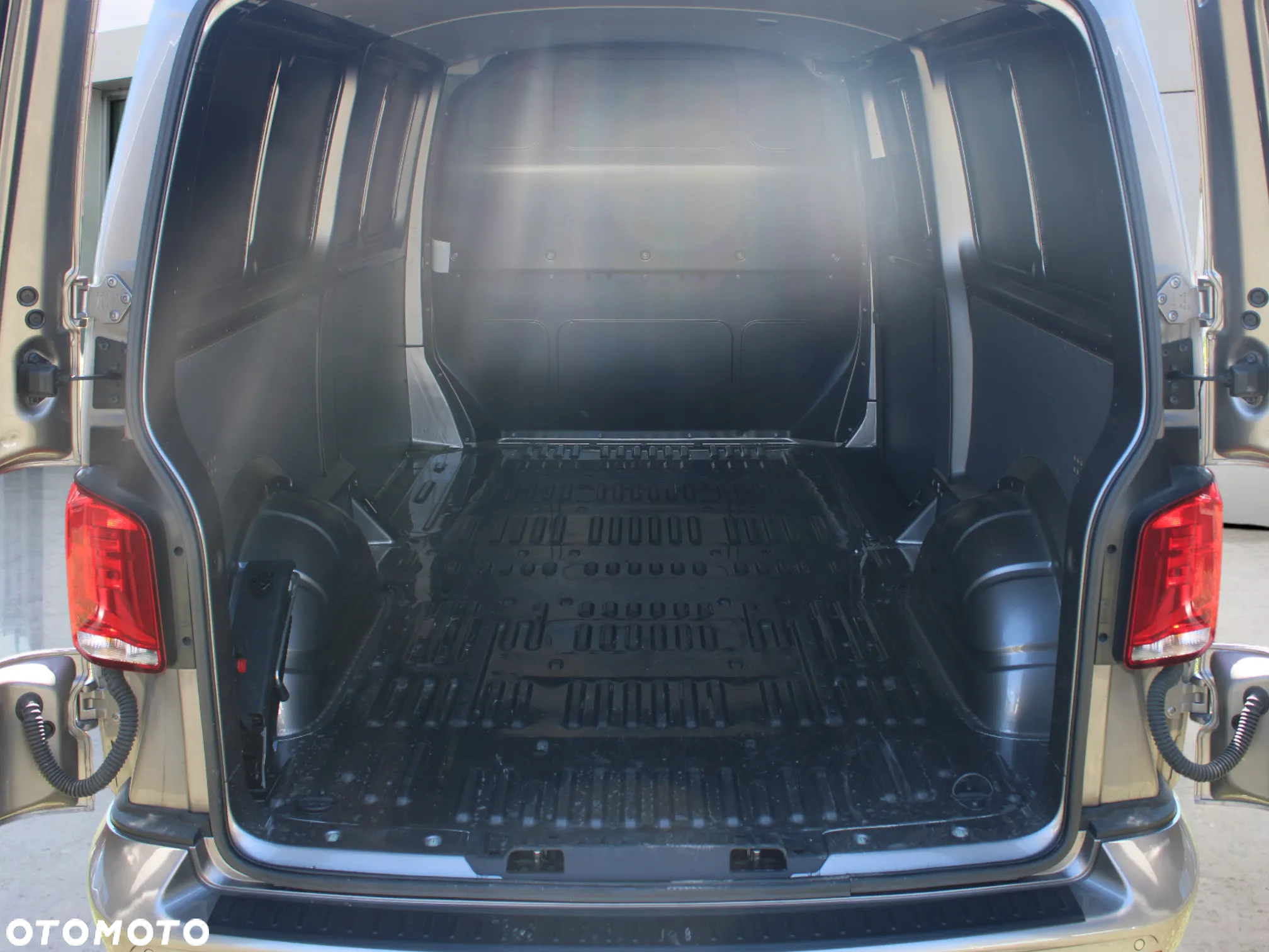 Volkswagen Transporter - 17