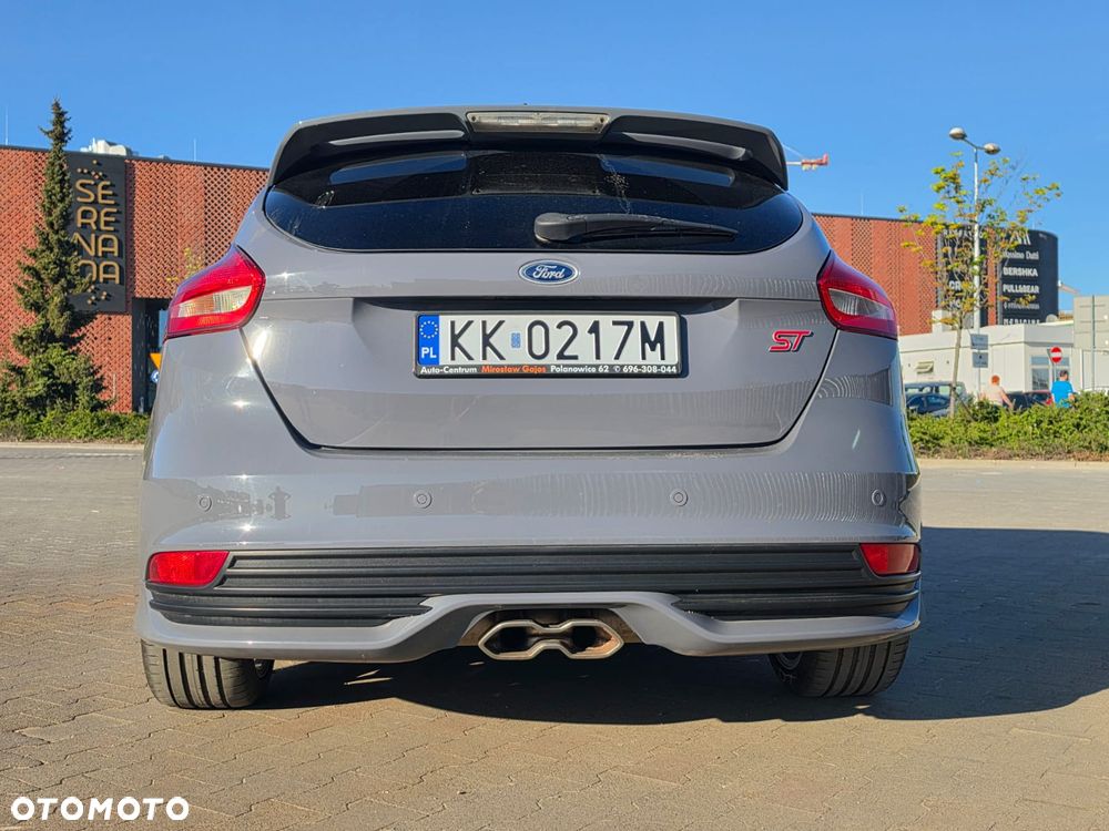 Ford Focus 2.0 TDCi ST - 12