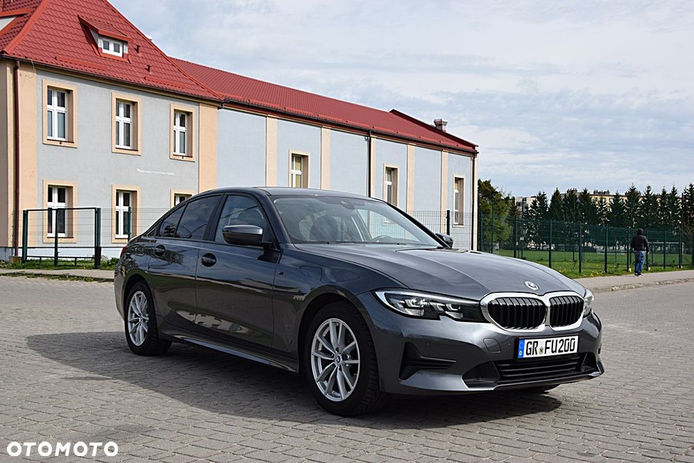 BMW Seria 3 318d Edition M Sport Shadow - 5