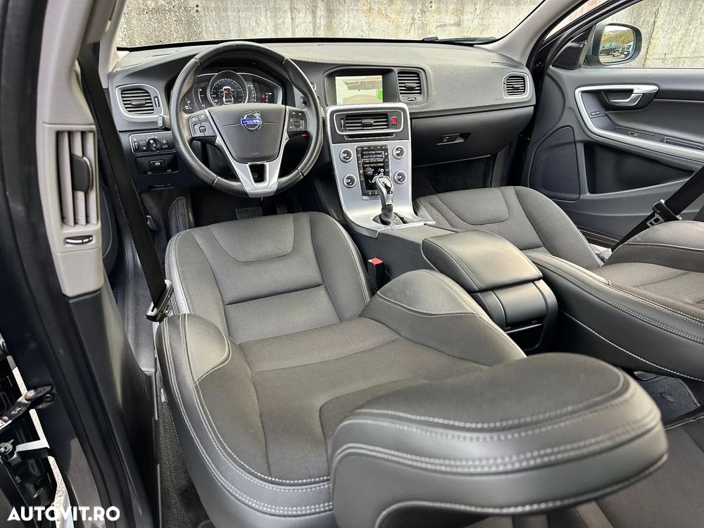 Volvo S60 D2 Geartronic Momentum - 19