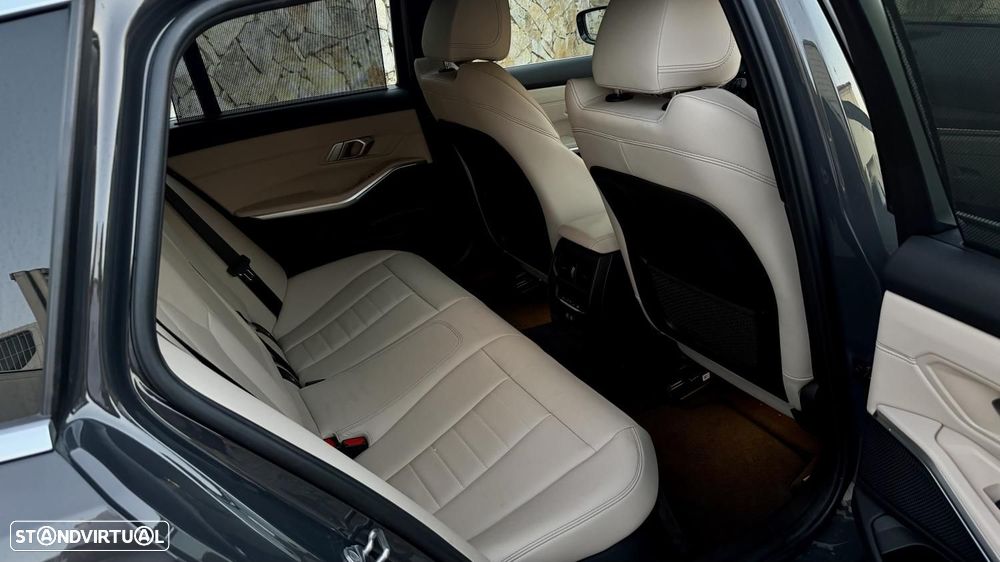 BMW 330 e Pack Desportivo M Auto - 16