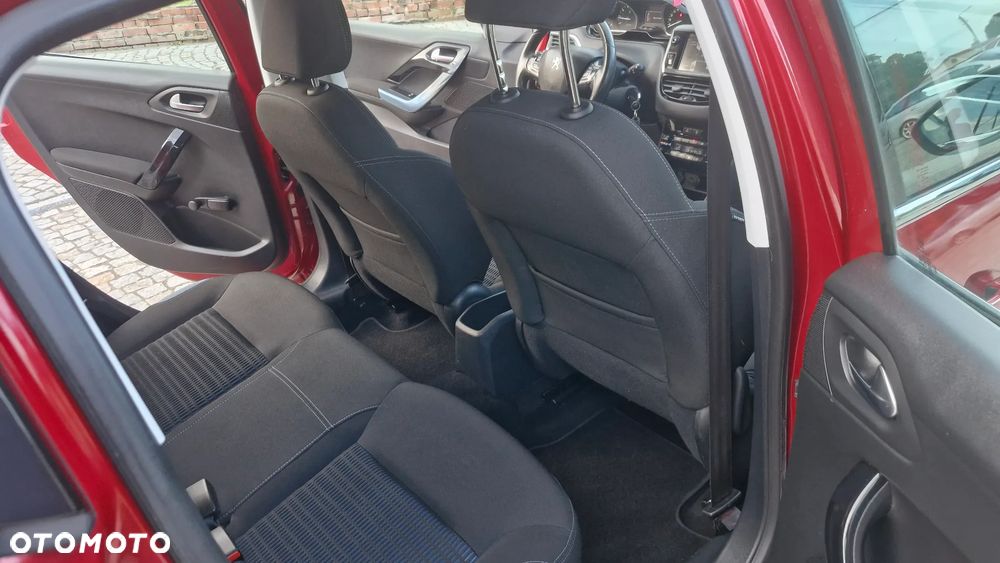 Peugeot 208 120 VTI Intuitive - 14
