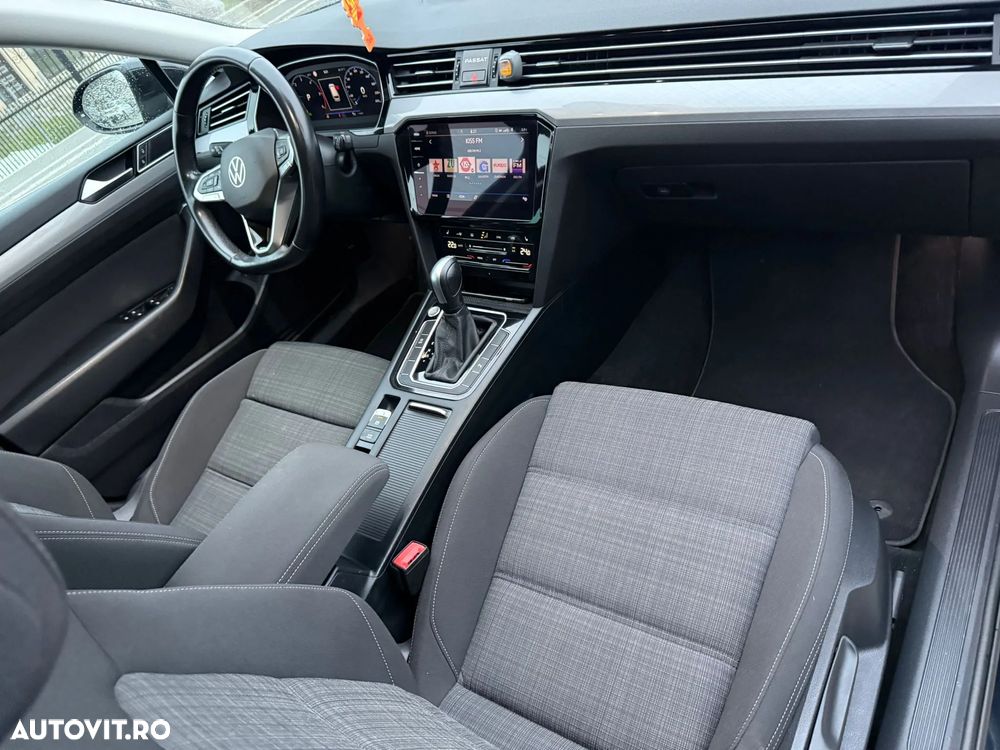 Volkswagen Passat Variant 2.0 TDI SCR DSG Elegance - 8