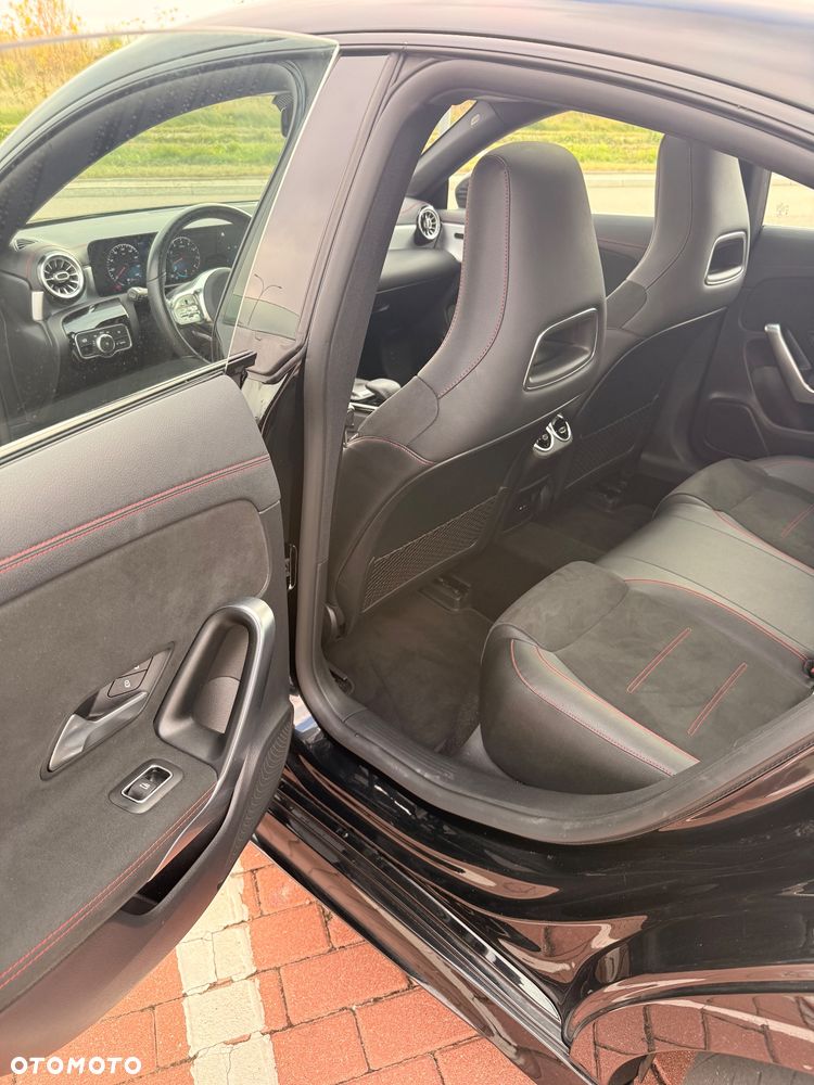 Mercedes-Benz CLA 250 4-Matic AMG Line 7G-DCT - 14