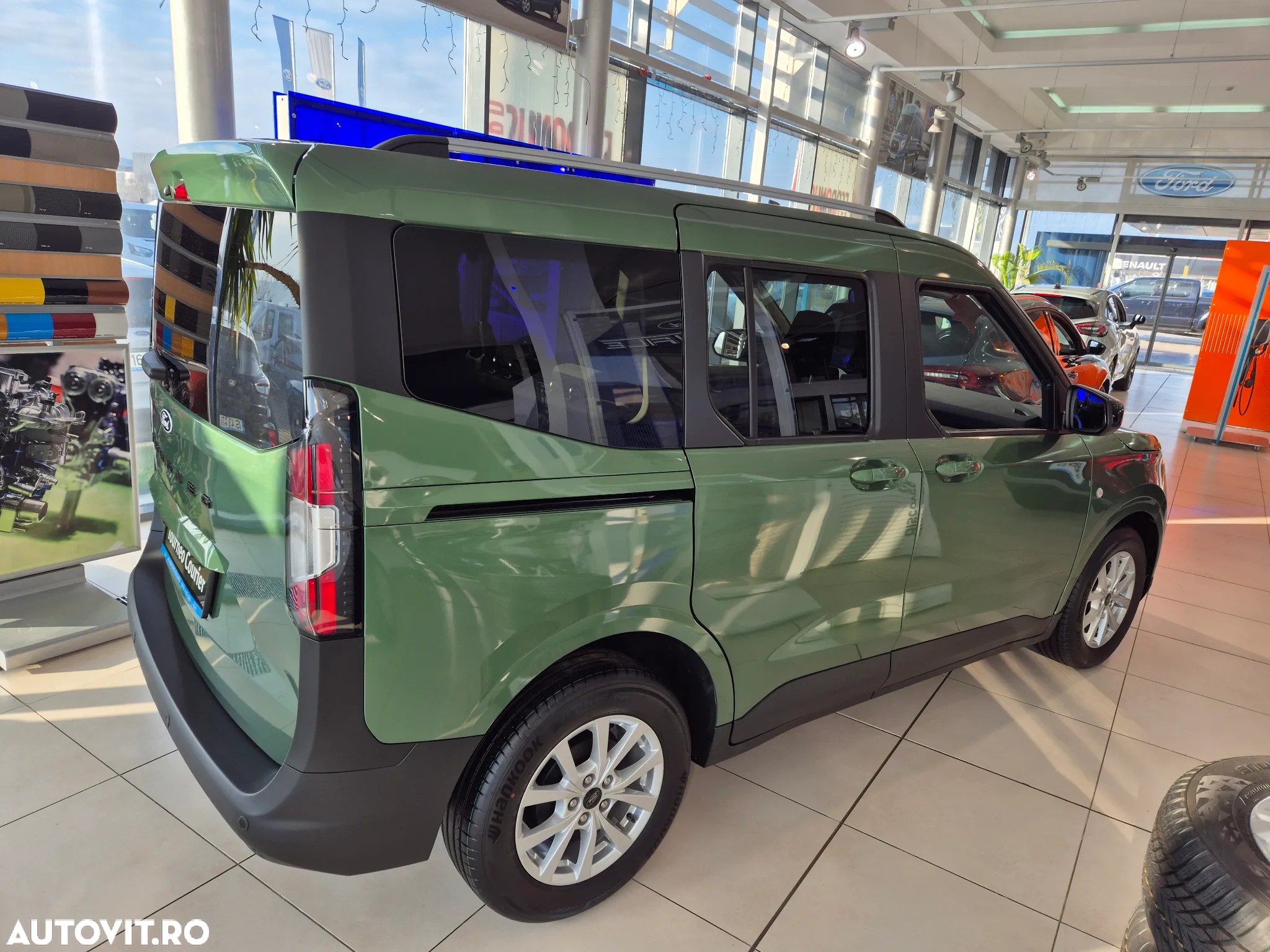Ford Tourneo Courier 1.0 EcoBoost Titanium - 4