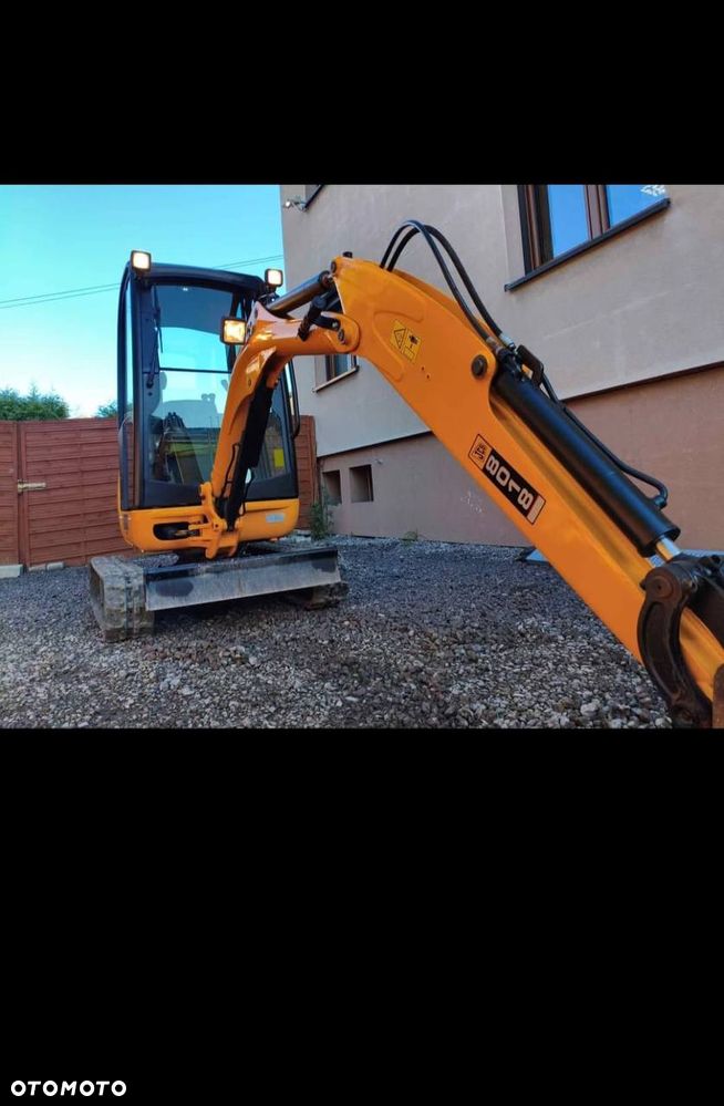 JCB 8018 - 7