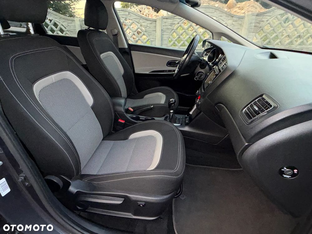 Kia Ceed 1.6 GDI Dream Team Edition - 18