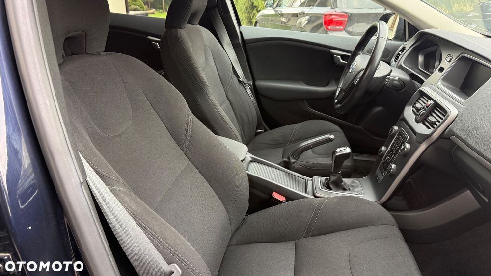 Volvo V40 D2 Summum - 33