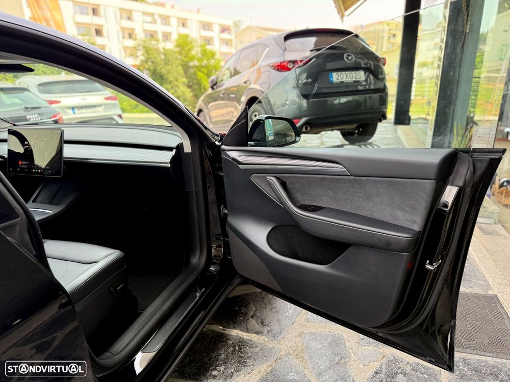Tesla Model Y Long Range Tração Integral - 19