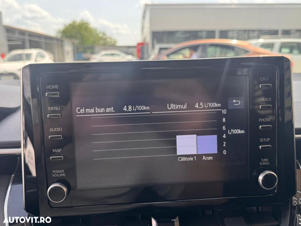 Toyota Corolla 1.8 HSD Business - 24