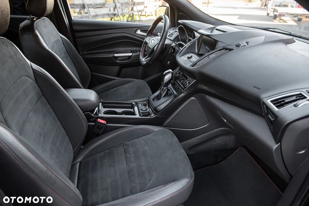 Ford Kuga 2.0 TDCi 4x4 ST-Line - 33