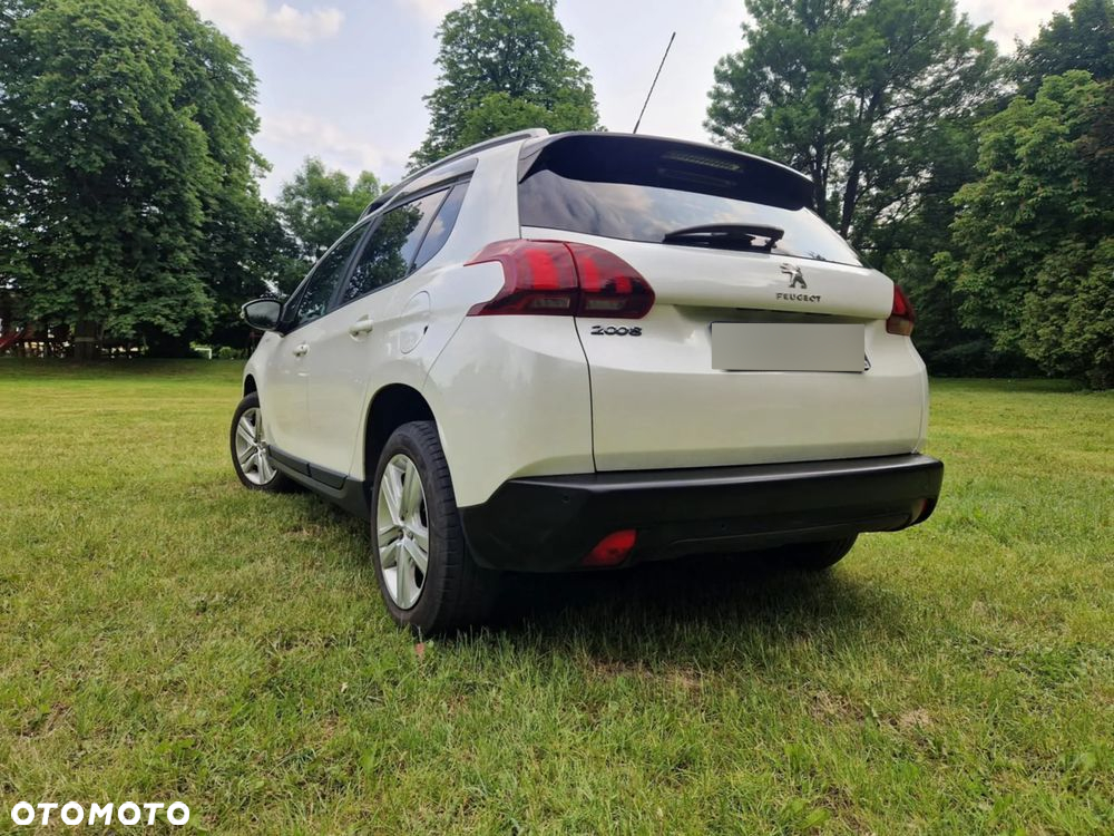Peugeot 2008 1.2 Pure Tech Style S&S - 4